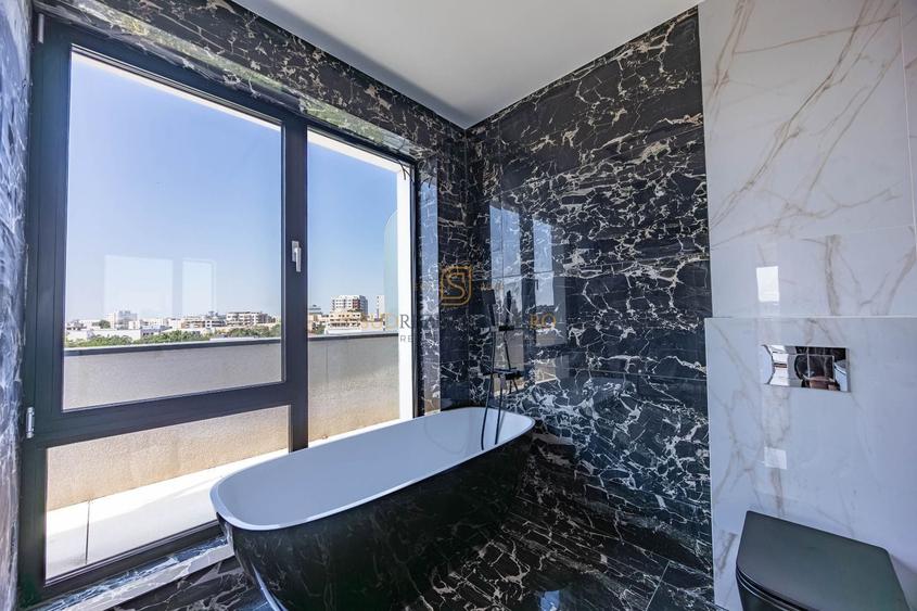 Penthouse cu 4 camere decomandat în Decebal