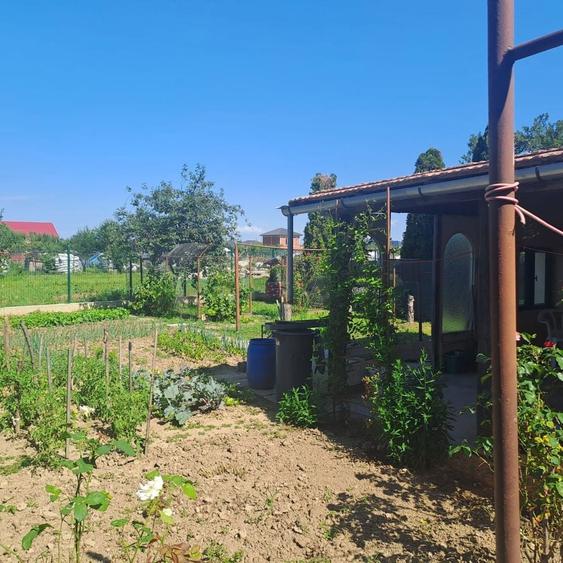 Casă cu 8 camere cu Teren 700 Mp în Semicentral