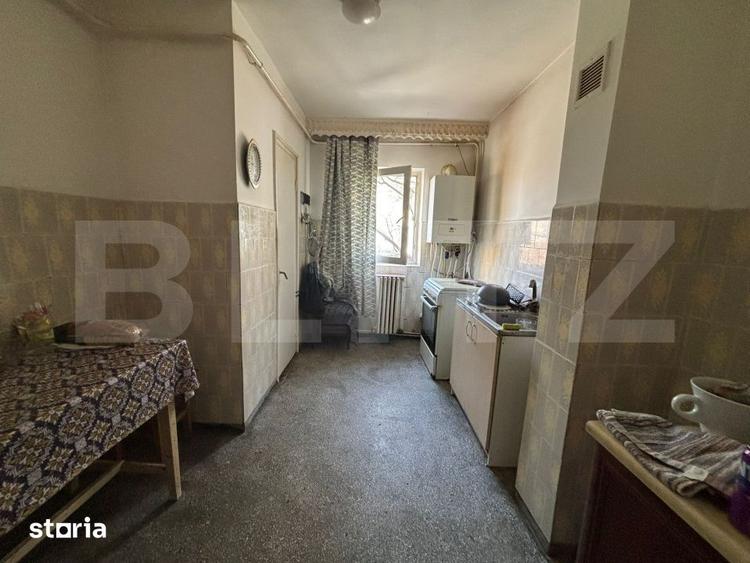 Apartament cu 4 camere decomandat, mobilat în Galata