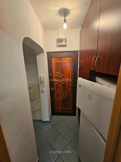 Garsonieră decomandată, mobilată în Tei
