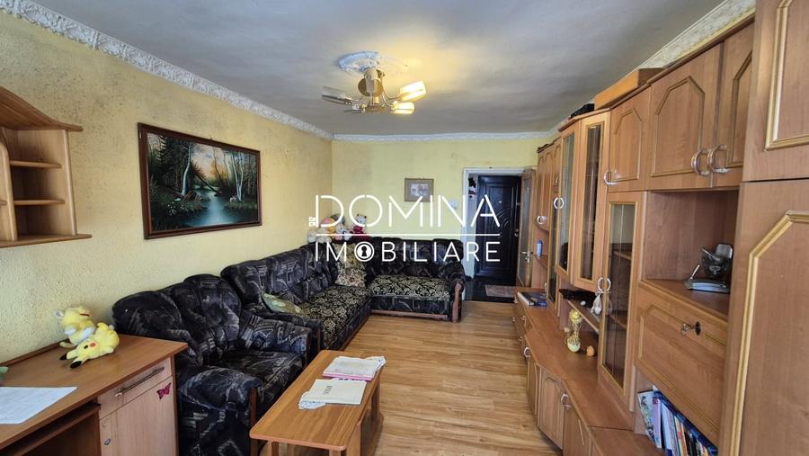 Apartament cu 3 camere decomandat, mobilat în Traian
