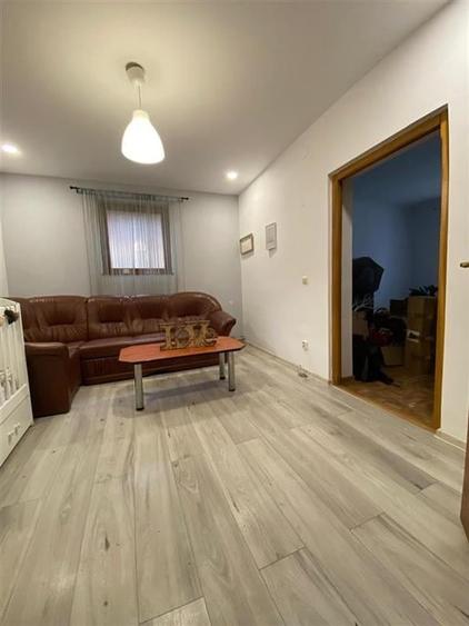 Casă individuală cu 6 camere cu Teren 1800 Mp în Curățele