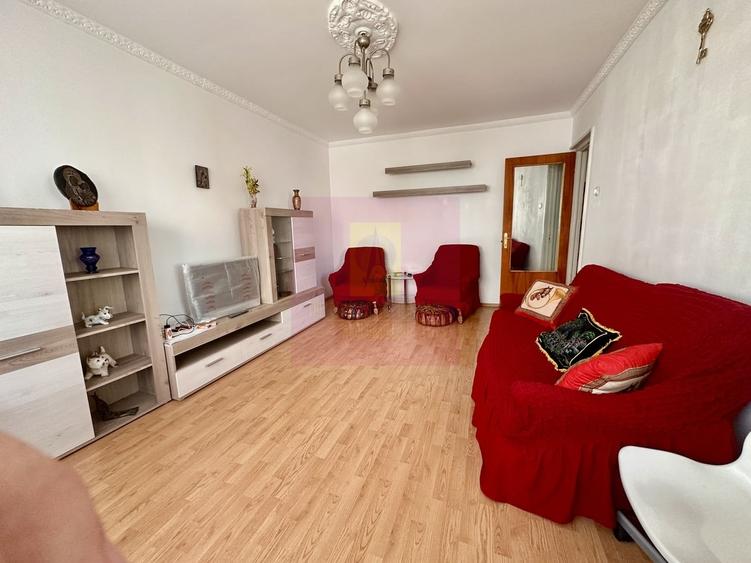 Apartament cu 3 camere decomandat în Rahova
