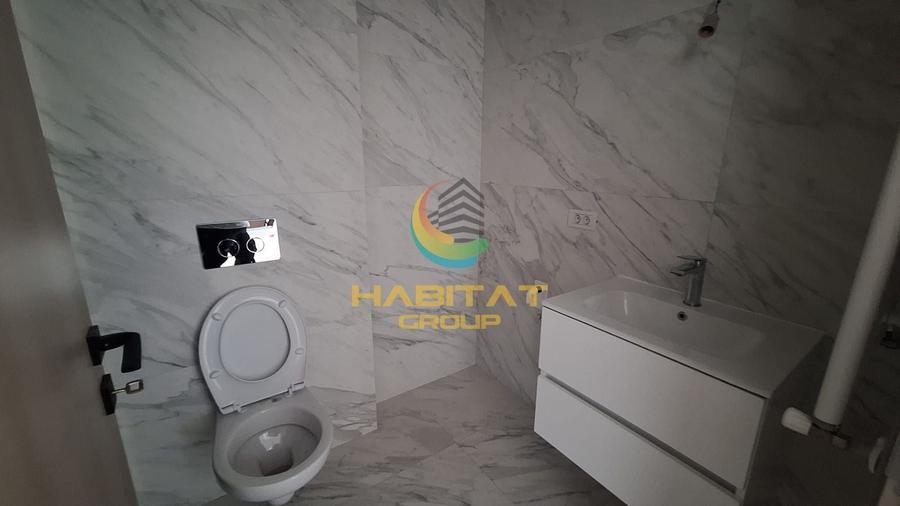 Apartament cu 3 camere semidecomandat în Berceni