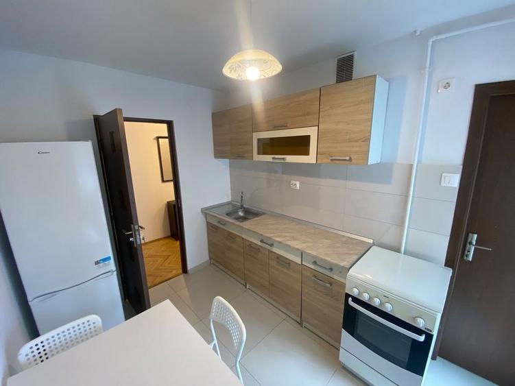 Apartament cu 2 camere decomandat în Plopilor