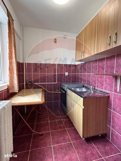 Garsoniera 30+mpu Metrou Bloc Anvelopat Vedere Spate - 2