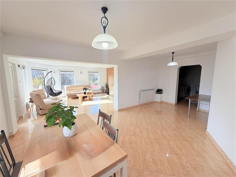 Casă individuală cu 4 camere cu Teren 1670 Mp în Bârnova