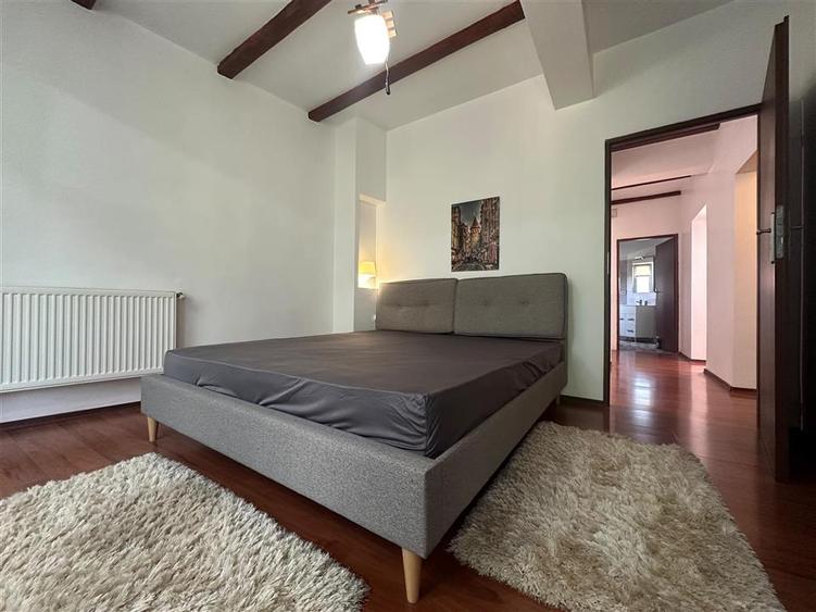 Casă cu 4 camere cu Teren 1000 Mp în Bârnova