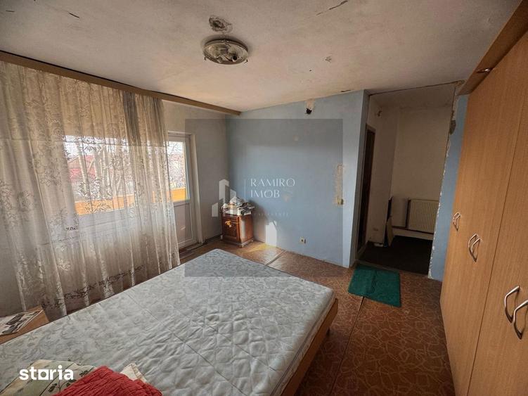 Apartament cu 4 camere decomandat în Central