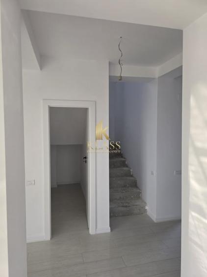 Casă individuală cu 4 camere cu Teren 400 Mp în Tunari