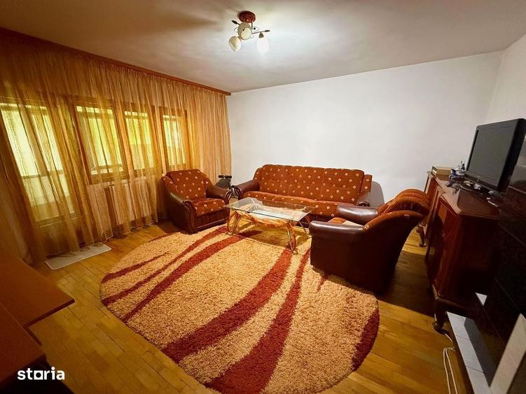 Apartament cu 3 camere decomandat în Central