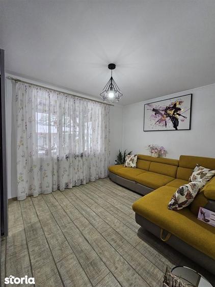 Casă cu 4 camere cu Teren 332 Mp în Sântandrei