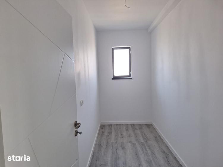 Casă cu 4 camere cu Teren 200 Mp în Palazu Mare