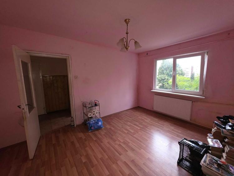 Vand apartament 2 camere in Manastur str. Mehedinti suprafata 35 mp - persoana fizica - 4