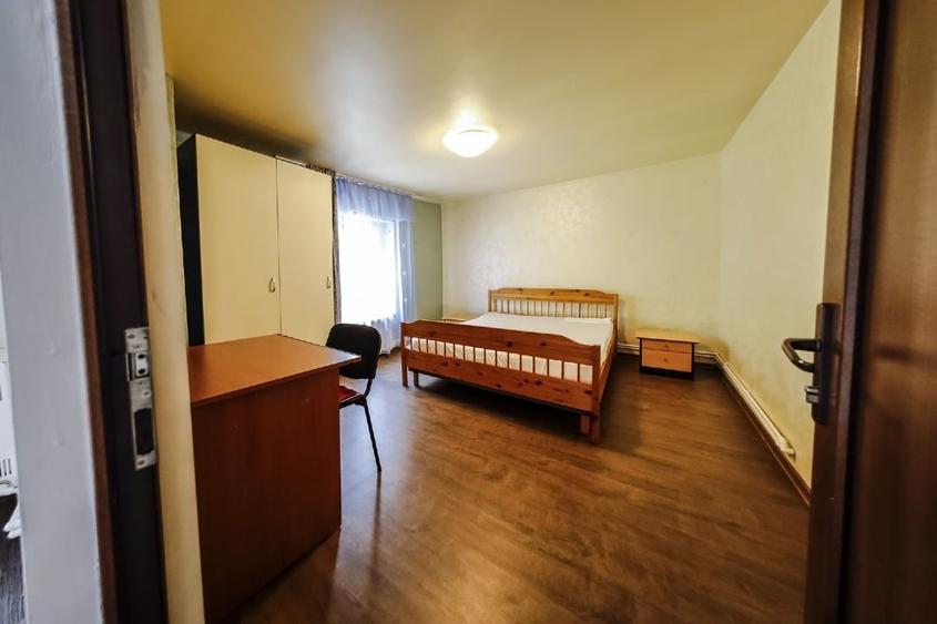 Apartament cu 3 camere decomandat, mobilat în Central
