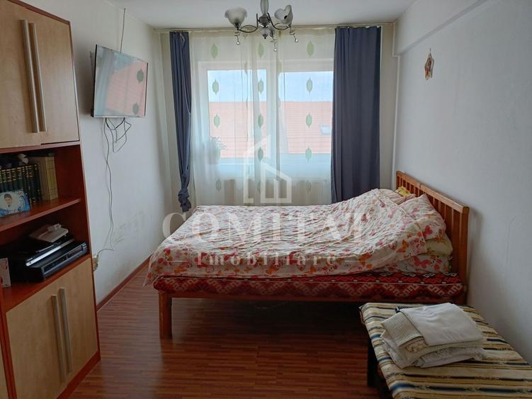 Apartament cu 5 camere semidecomandat, mobilat în Florești