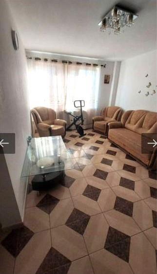 Apartament cu 3 camere semidecomandat, mobilat în Hipodrom