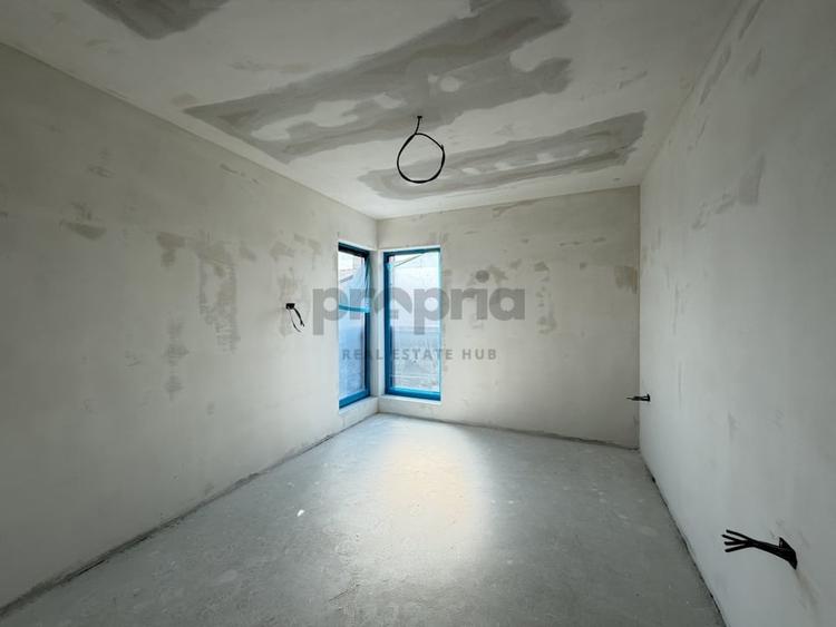 Casă individuală cu 4 camere cu Canalizare în Sânpetru