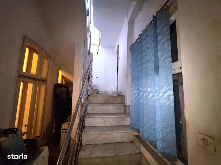 Casă cu 4 camere în Central