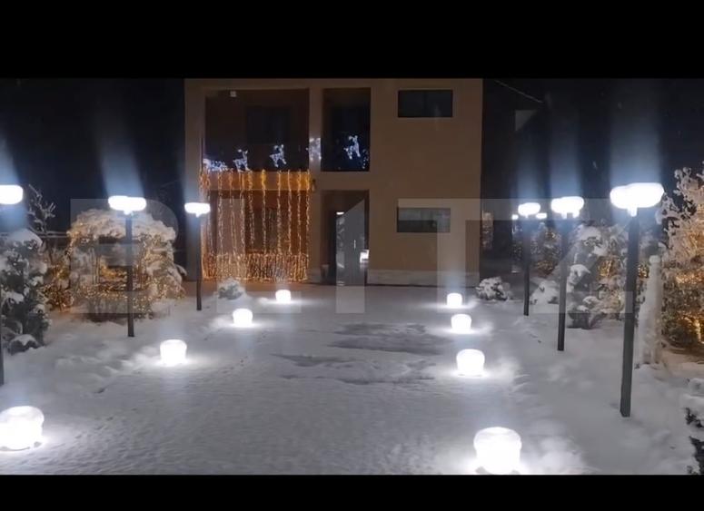 Casă individuală cu 5 camere cu Teren 588 Mp în Sud-Vest