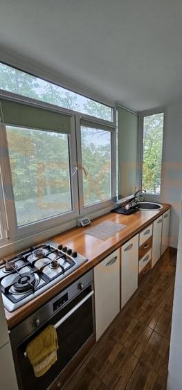 Apartament cu 2 camere semidecomandat, mobilat în City Park Mall
