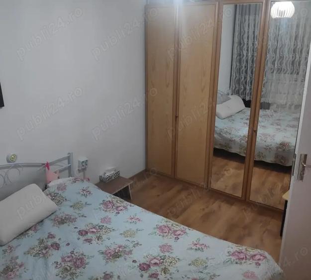 Apartament cu 3 camere semidecomandat în Turda
