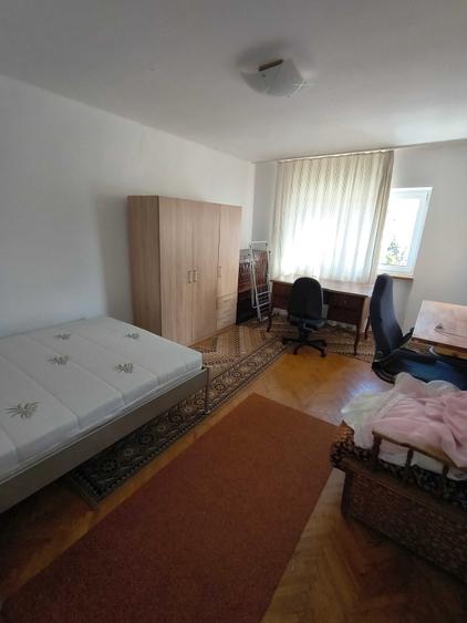 Apartament cu 3 camere decomandat în Dosu Bricii