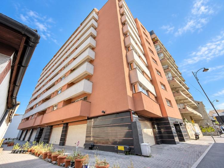 Apartament cu 3 camere decomandat în Eminescu