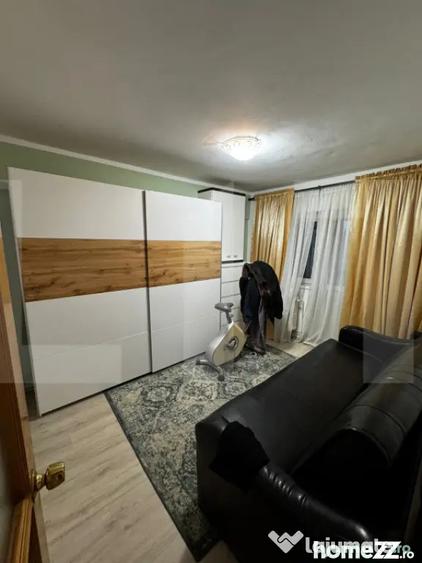 Apartament cu 4 camere decomandat, mobilat în Central