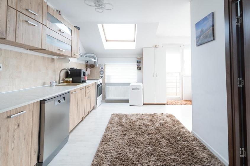 Apartament cu 3 camere semidecomandat, mobilat în Florești — fotografia 1