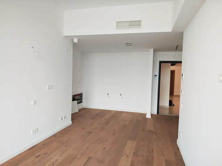 Apartament cu 3 camere decomandat în Aviației