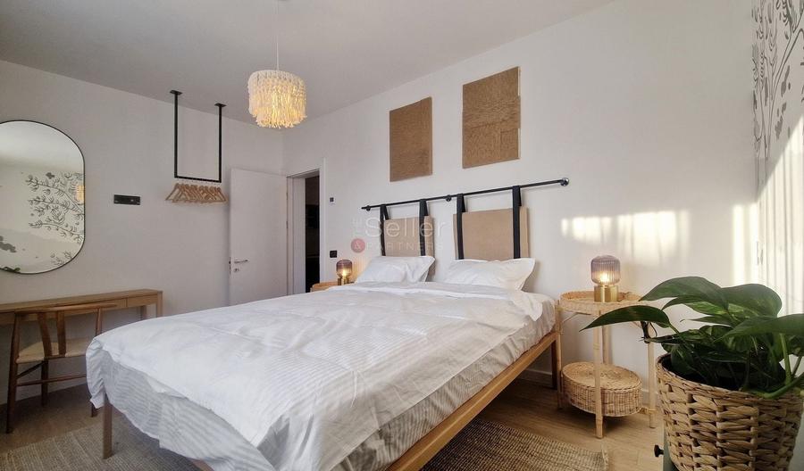 Apartament cu 2 camere semidecomandat, mobilat în Poiana Brașov