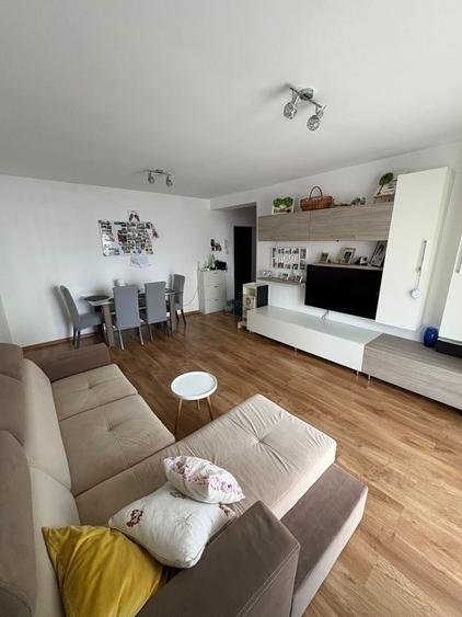 Apartament cu 3 camere decomandat în Sânpetru