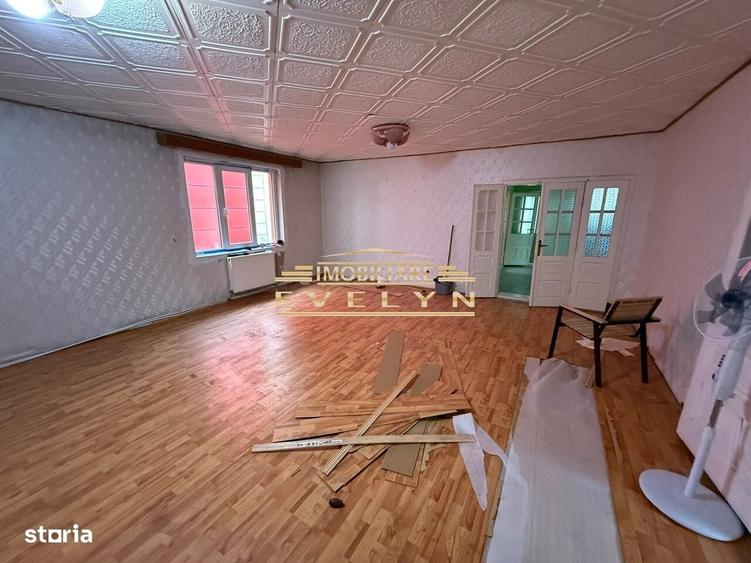 Casă cu 4 camere în Central