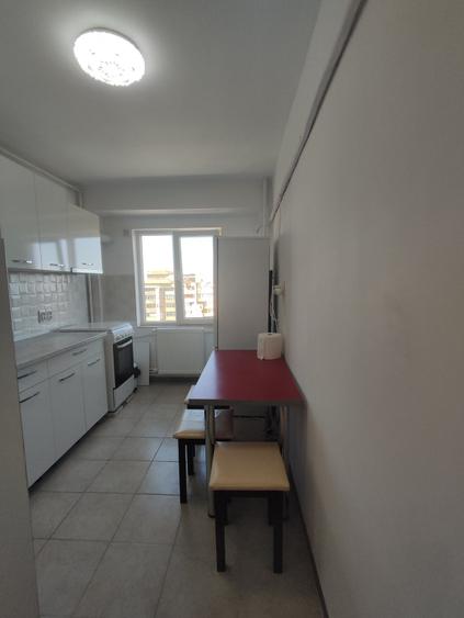 Apartament cu 3 camere decomandat în Boema