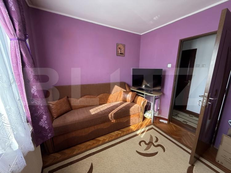 Apartament cu 3 camere decomandat, mobilat în Micro 16
