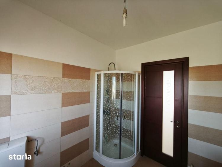 Casă cu 5 camere cu Teren 1792 Mp în Central