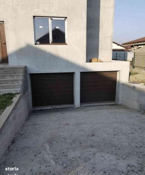 Casă cu 4 camere cu Teren 400 Mp în Central