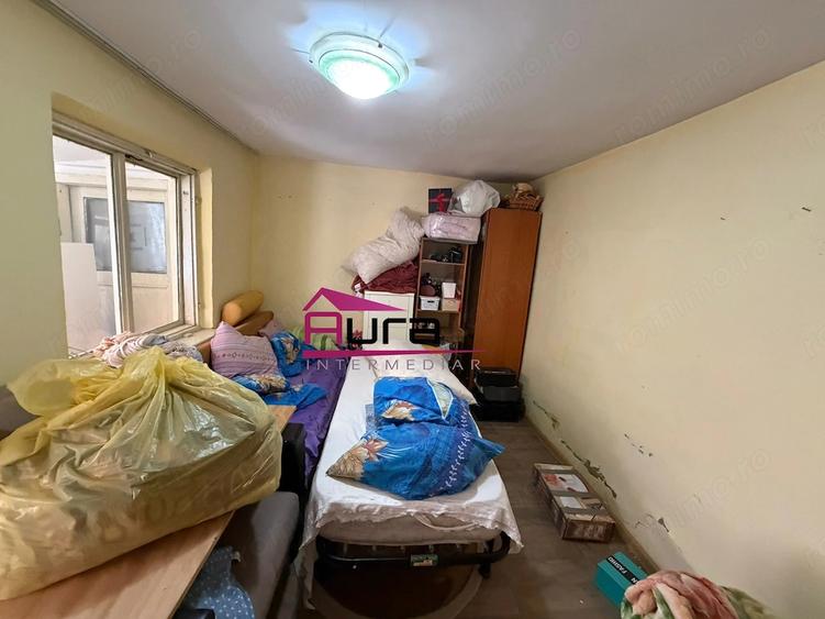 Casă cu 2 camere cu Teren 350 Mp în Piața Nouă