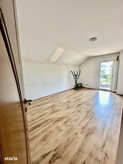Casă cu 5 camere cu Teren 700 Mp în Titan