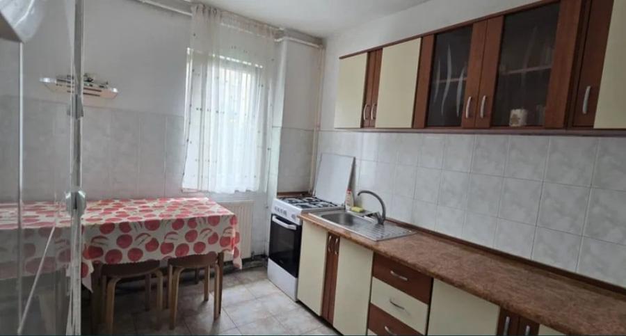 Apartament cu 2 camere semidecomandat în Centrul Civic