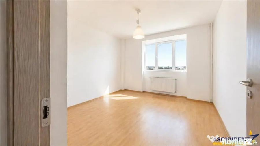 Apartament cu 3 camere semidecomandat în Vlahuță