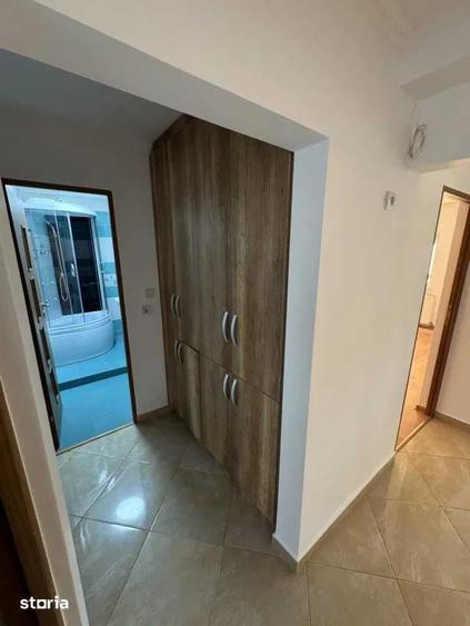 Apartament cu 3 camere decomandat în Micro 16