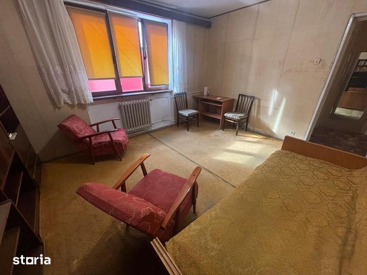Garsonieră decomandată în Central