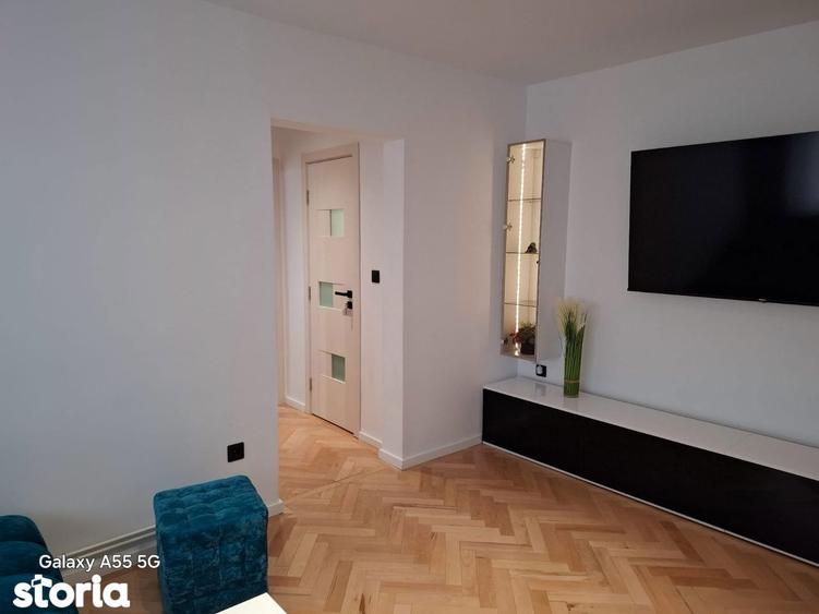 Apartament cu 2 camere semidecomandat în Centrul Civic