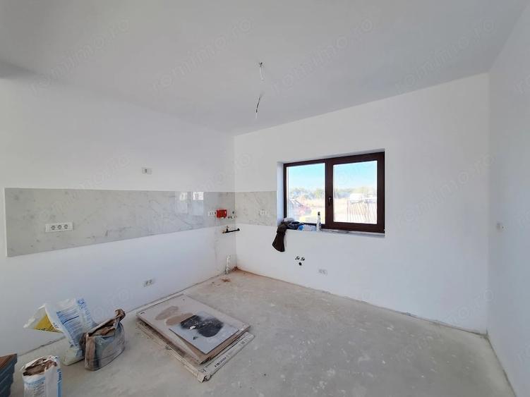 Casă cu 4 camere cu Teren 356 Mp în Moșnița Nouă