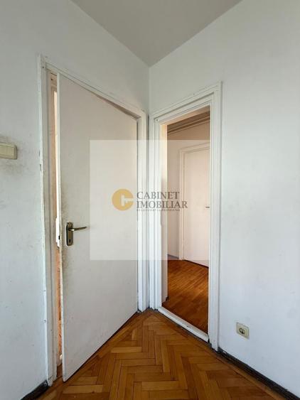 Apartament cu 3 camere decomandat în Gara de Nord