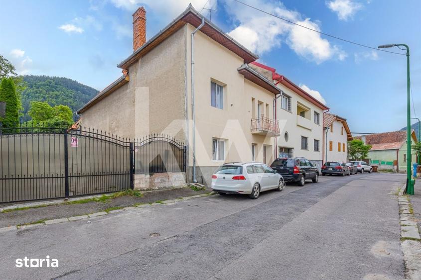 Apartament cu 3 camere decomandat în Schei