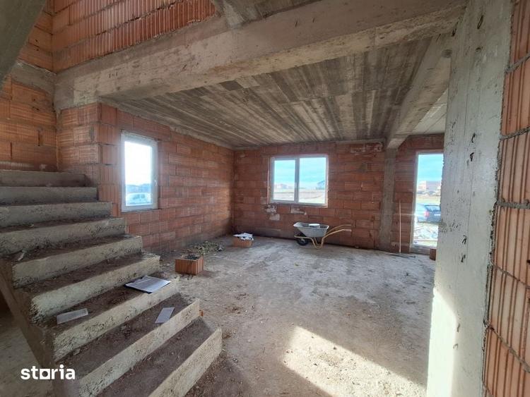 Casă cu 5 camere cu Teren 507 Mp în Giarmata