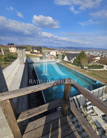 Casă cu 5 camere cu Piscina în Călugareni